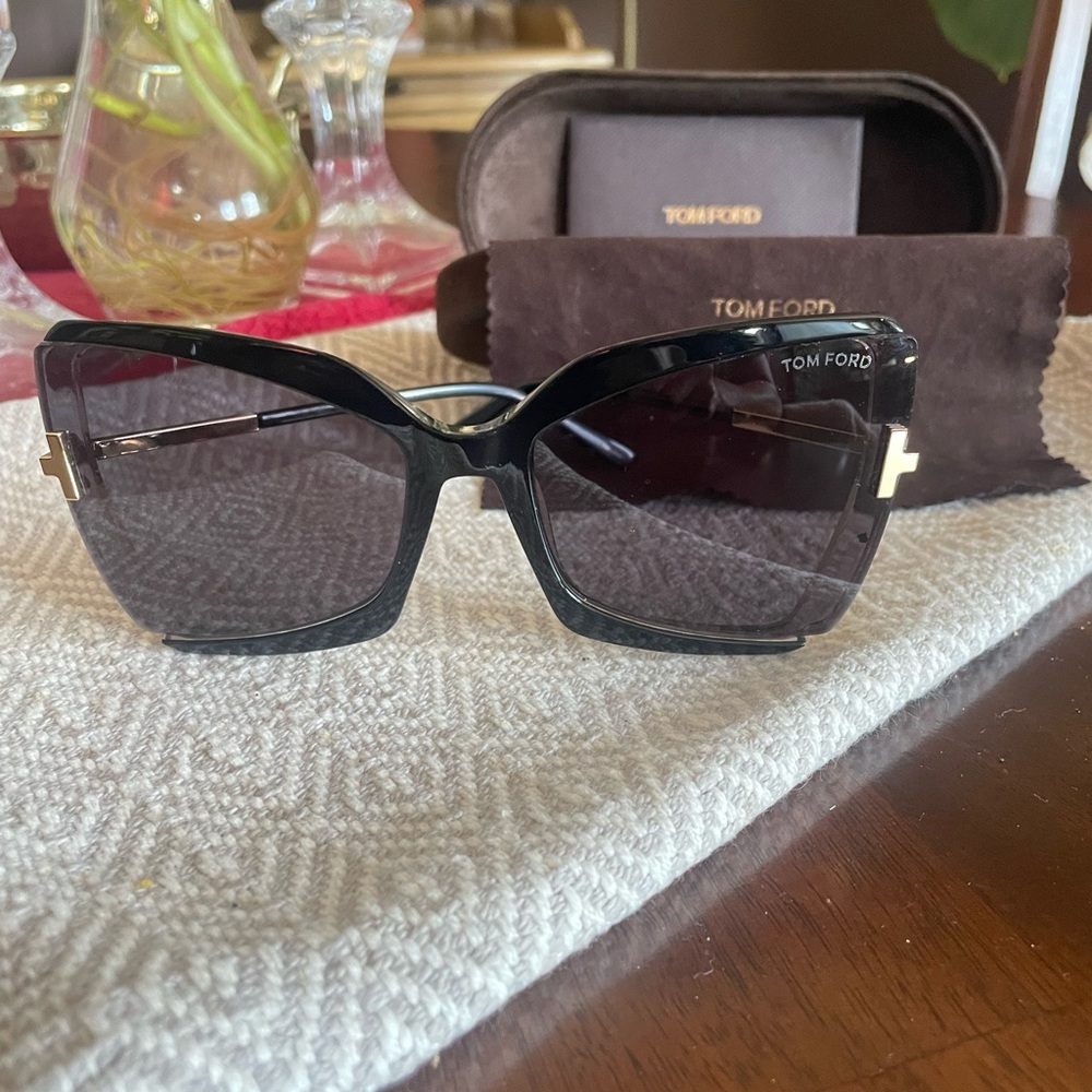 Tom Ford Over Size CatEye sunglasses